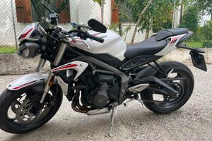 Triumph Street Triple S 660 A2