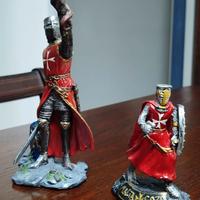 Coppia statuette cavaliere ospitaliero Ord Malta