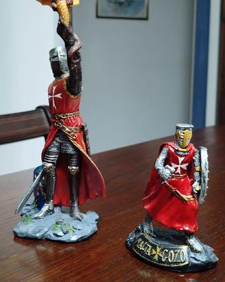 Coppia statuette cavaliere ospitaliero Ord Malta