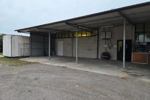 Posto furgoni, camion, rimorchi, parcheggio mezzi