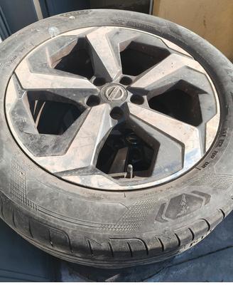 235/55r18 Nissan 