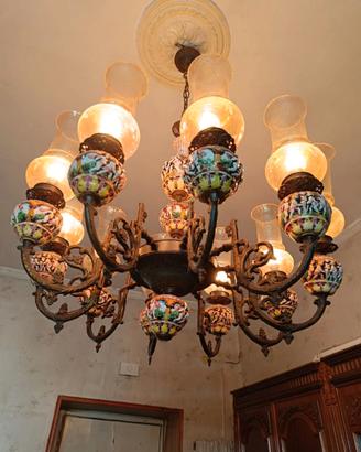 Lampadario Capodimonte antico maiolica putti