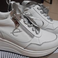 Sneakers Cafe' Noir.  Nuove.  Taglia 38