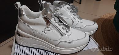 Sneakers Cafe' Noir.  Nuove.  Taglia 38