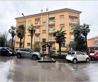 Immobile in asta di 99 m² con 3 locali e box auto 