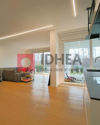 Moderna bifamiliare classe A4 con ampio scoperto p