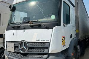Mercedes Actros 1843 Incidentato
