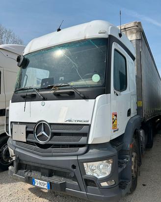 Mercedes Actros 1843 Incidentato