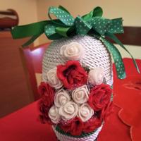 Uovo di Pasqua decorativo