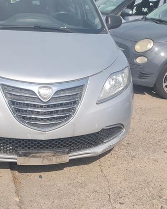 Ricambi lancia Y cofano paraurti anteriore travers