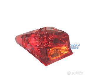 FANALE DX TOYOTA AURIS 5P 13-15 AMBRA ROSSO