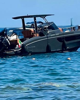 Barca a motore Ideamarine modello Idea 80 wa Bella