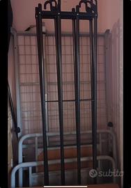 Letto ospedaliero manuale con sbarre e materasso