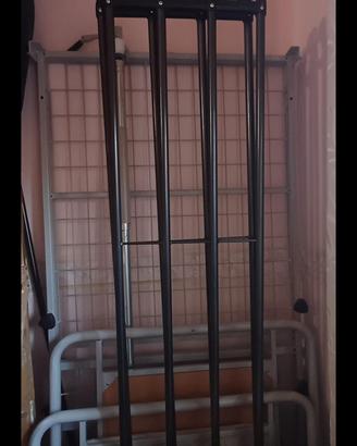 Letto ospedaliero manuale con sbarre e materasso
