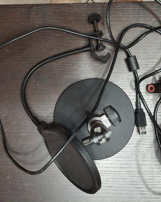 microfono a condensatore con supporto e accessori 