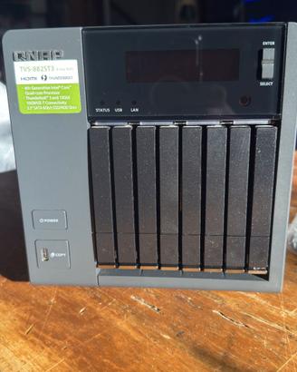 QNAP TVS-882ST3 8-Bay 2.5" Thunderbolt 3 NAS - i7