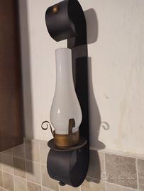 Applique ferro, ottone, vetro bianco 