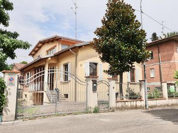 VILLA SINGOLA A REGGIO NELL'EMILIA