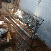 mangiatoia/ rastrelliera