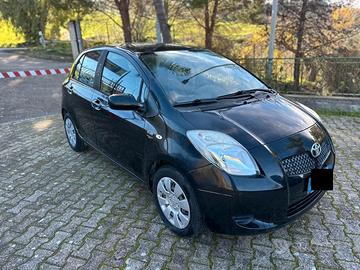 Toyota Yaris 1.4 D-4D 5 porte Sol