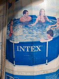 piscina e filtro potente