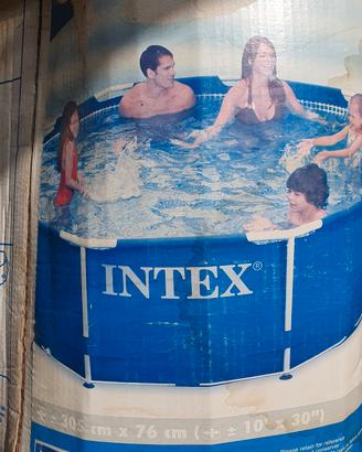 piscina e filtro potente
