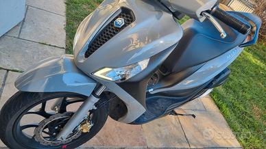 Piaggio Medley 125 - 2022