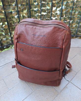 Zaino porta PC Piquadro Black Square in pelle.