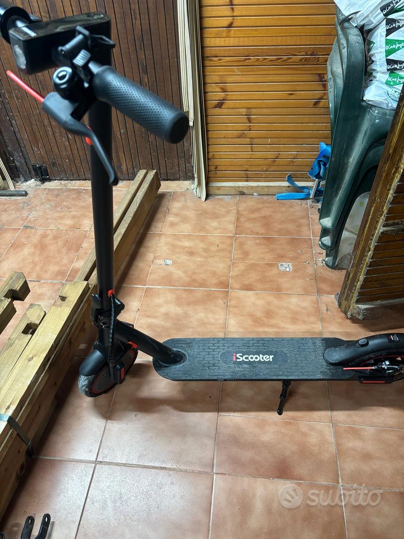 Monopattino Elettrico IScooter I9 - 350W, Colore Nero - Nuovo In Scatola Originale