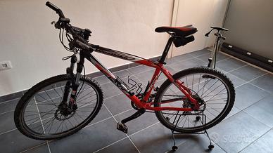 bicicletta mountain-bike