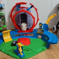 hot weels - pista vulcano t-rex con auto