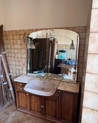 Lavandino bagno in marmo e legno