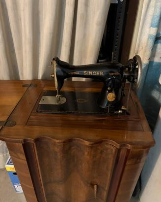 Macchina da cucire singer con mobiletto