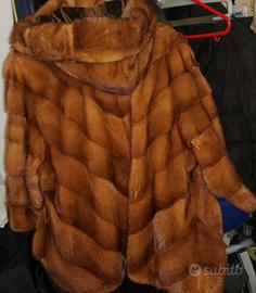 pelliccia di visone orizzontale con il cappuccio, 