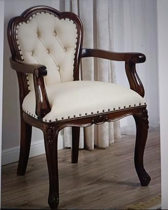 Quattro poltroncine 200 € l’una