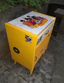 comodino vintage beatles yellow submarine