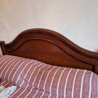camera da letto stile classico in legno massello