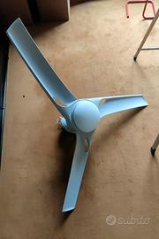 Lampada con pala rotante