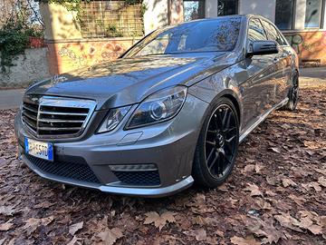 Mercedes E AMG 525 cv motore 6300cc anno 2009