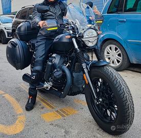 moto Guzzi V9 bobber