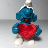 Puffo schleich innamorato