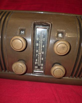 AUTORADIO AUTOVOX CON RARO BOLLETTINO E BROSCHURE.