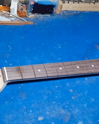 manico per chitarra elettrica 