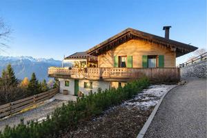 MONTE BONDONE, VILLA BIFAMILIARE IMMERSA NELLA NAT