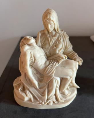 Statuetta pietà