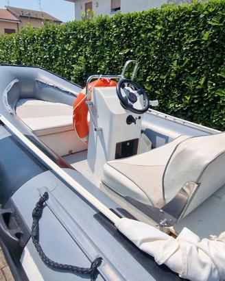 Joker Boat 420 + carrello Satellite 750 – completo