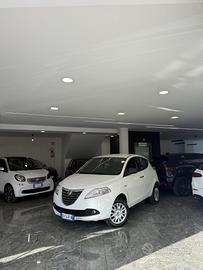 Lancia Ypsilon 0.9 TwinAir 85 CV 5 porte Metano Ec