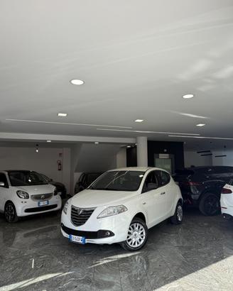 Lancia Ypsilon 0.9 TwinAir 85 CV 5 porte Metano Ec