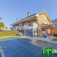 MAESTOSA VILLA DI TESTA CON PISCINA IN CLASSE A4!