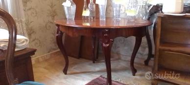 Tavolo ovale in stile
